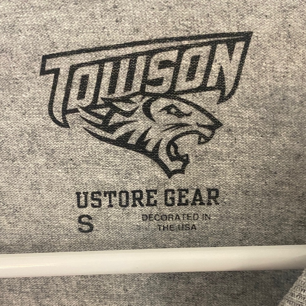 Towson University Gray Long Sleeve Lacrosse Tee w/ Lacrosse game day ball size S - Picture 3 of 7